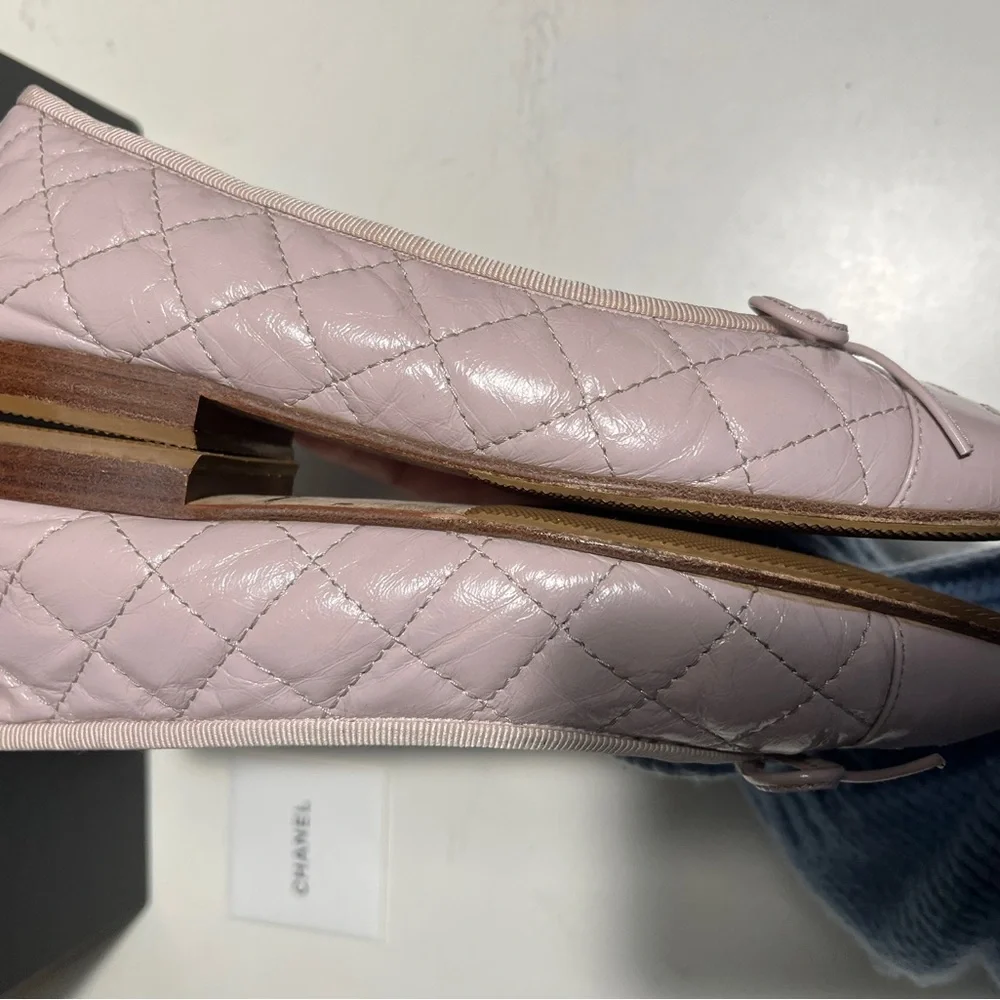 CHANEL Light Pink Quilted Flats - Picture 5 of 15